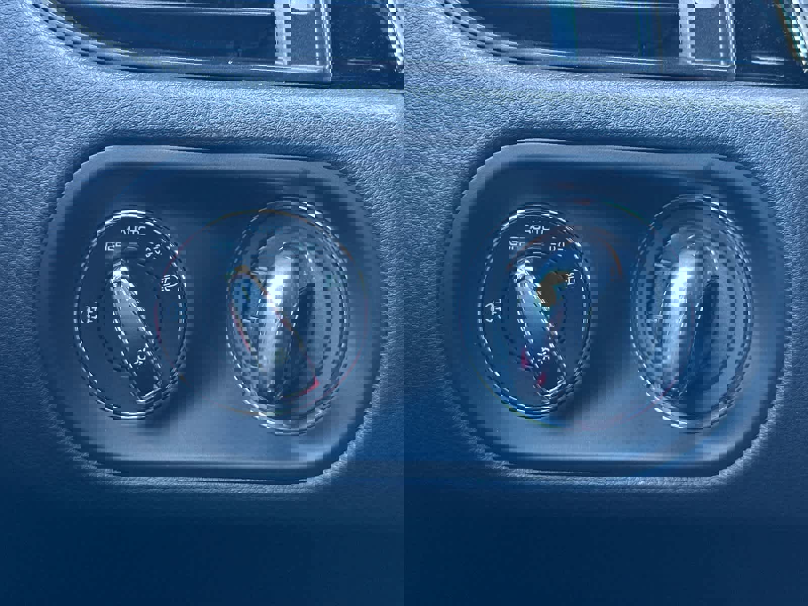 Used 2025 Porsche Macan image 30