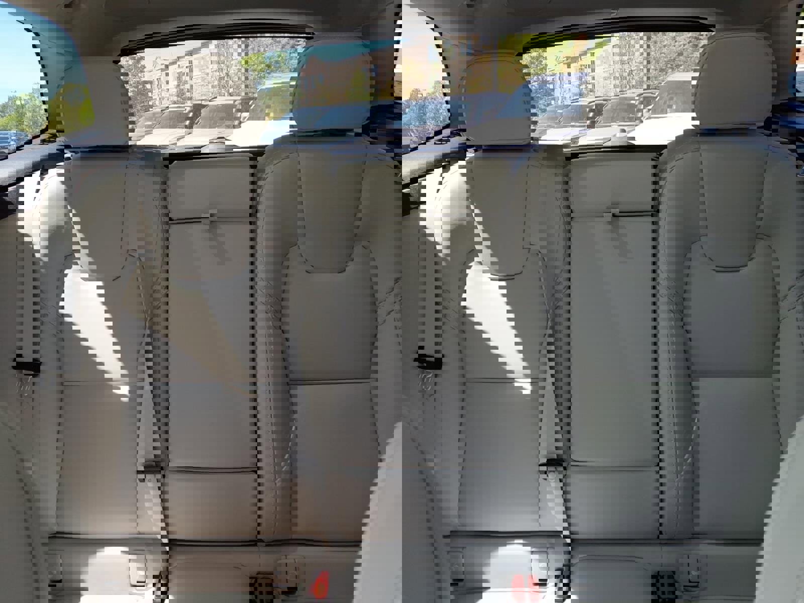 Used 2024 Volvo XC60 B5 Ultimate w/ Protection Package Premier image 19