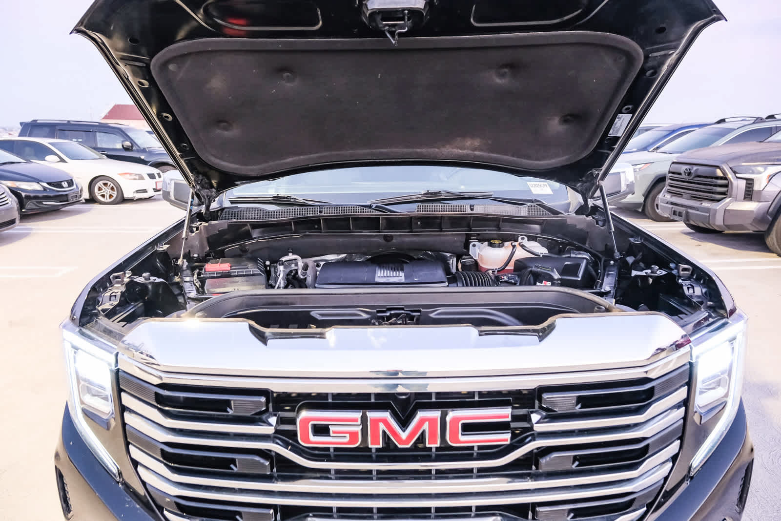 Used 2025 GMC Sierra 1500 SLT RWD image 28