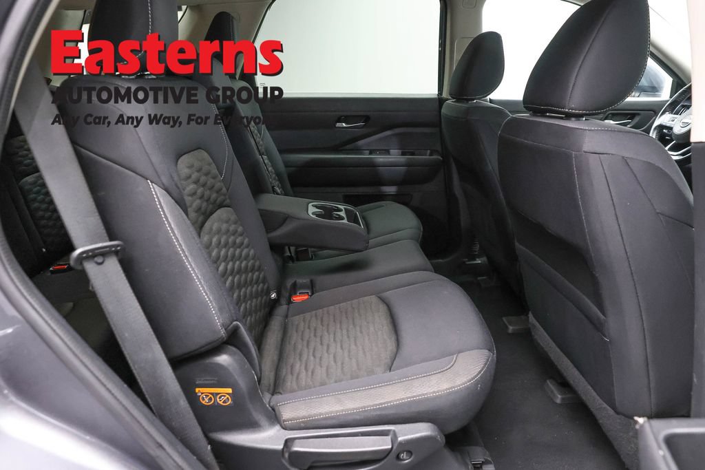 Used 2022 Nissan Pathfinder SV FWD image 23