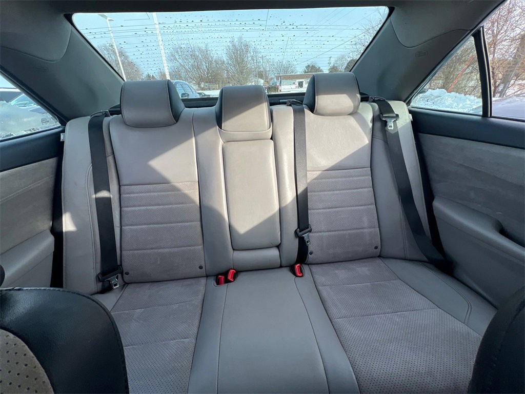 Used 2015 Toyota Camry XSE image 29