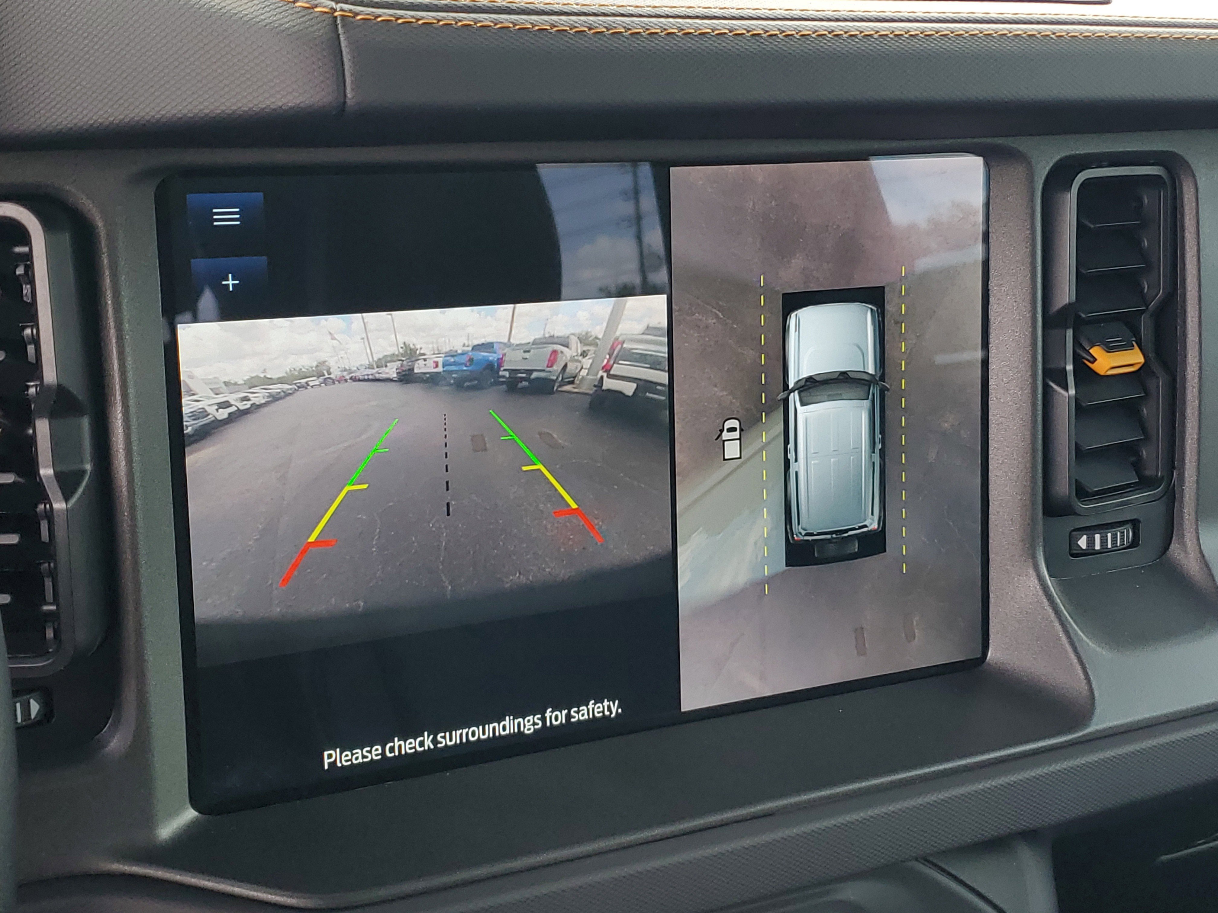 Used 2024 Ford Bronco Badlands image 14