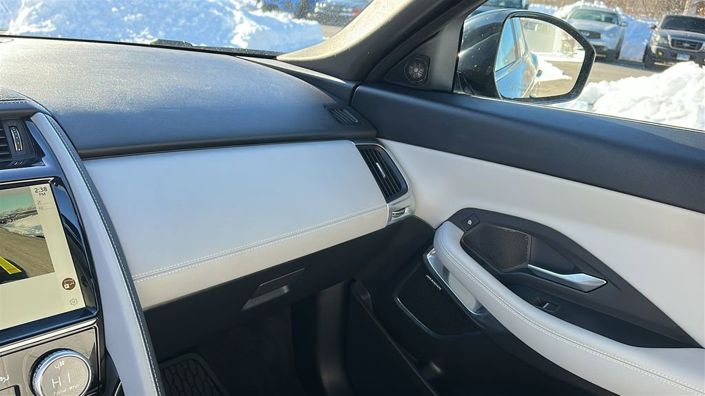 Certified 2024 Jaguar E-PACE R-Dynamic SE image 18