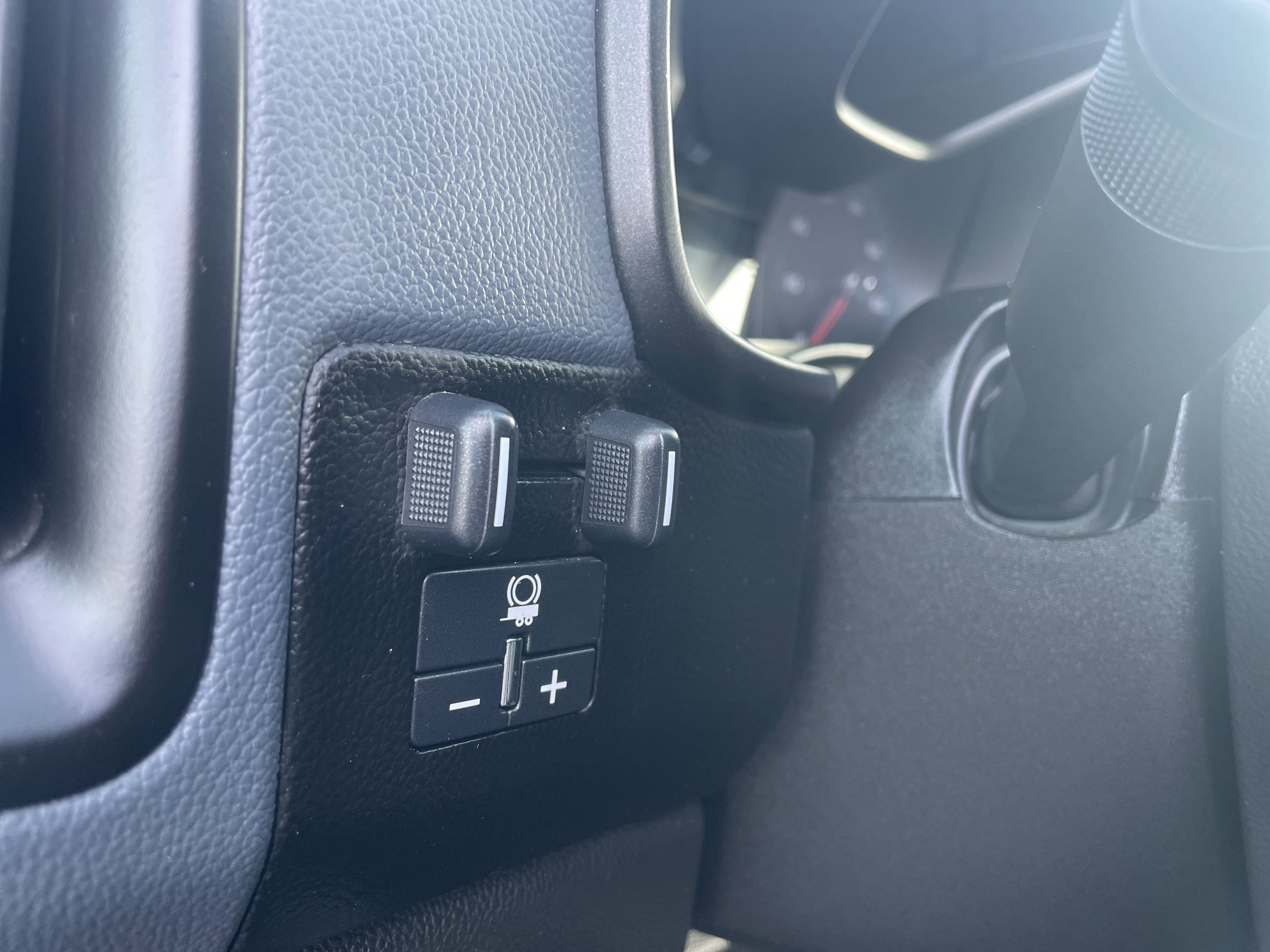 Used 2022 Chevrolet Colorado Z71 w/ Safety Package image 31