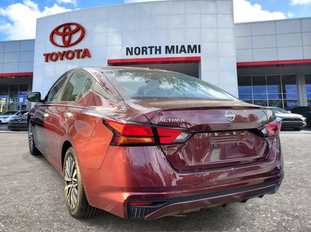 Used 2024 Nissan Altima 2.5 SV FWD image 3