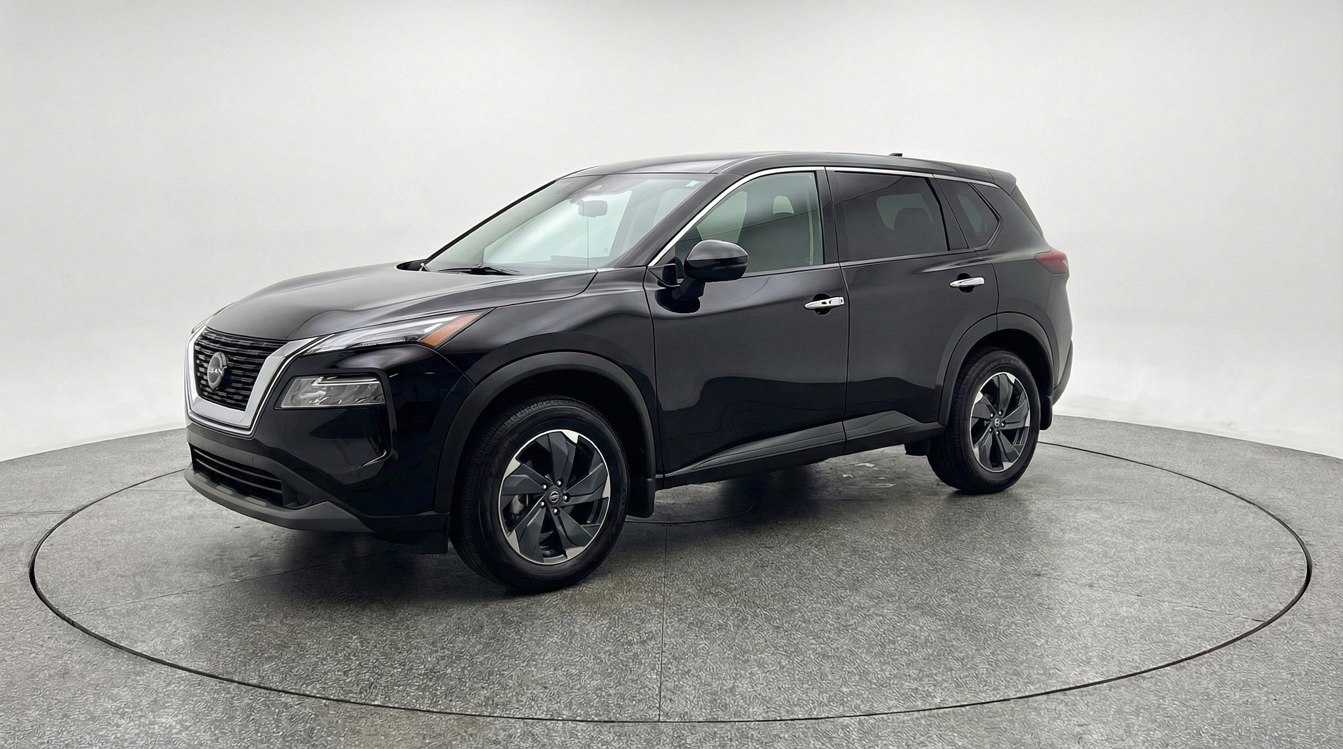 Used 2025 Nissan Rogue SV image 3