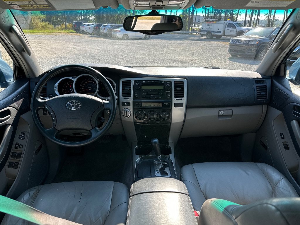 Used 2005 Toyota 4Runner Limited AWD/4WD image 3