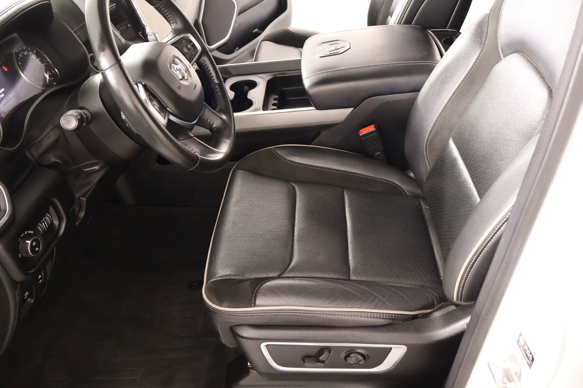 Used 2021 RAM 1500 Laramie image 12