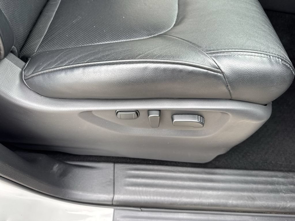 Used 2024 Nissan Armada SL w/ Captain's Chairs Package AWD/4WD image 45
