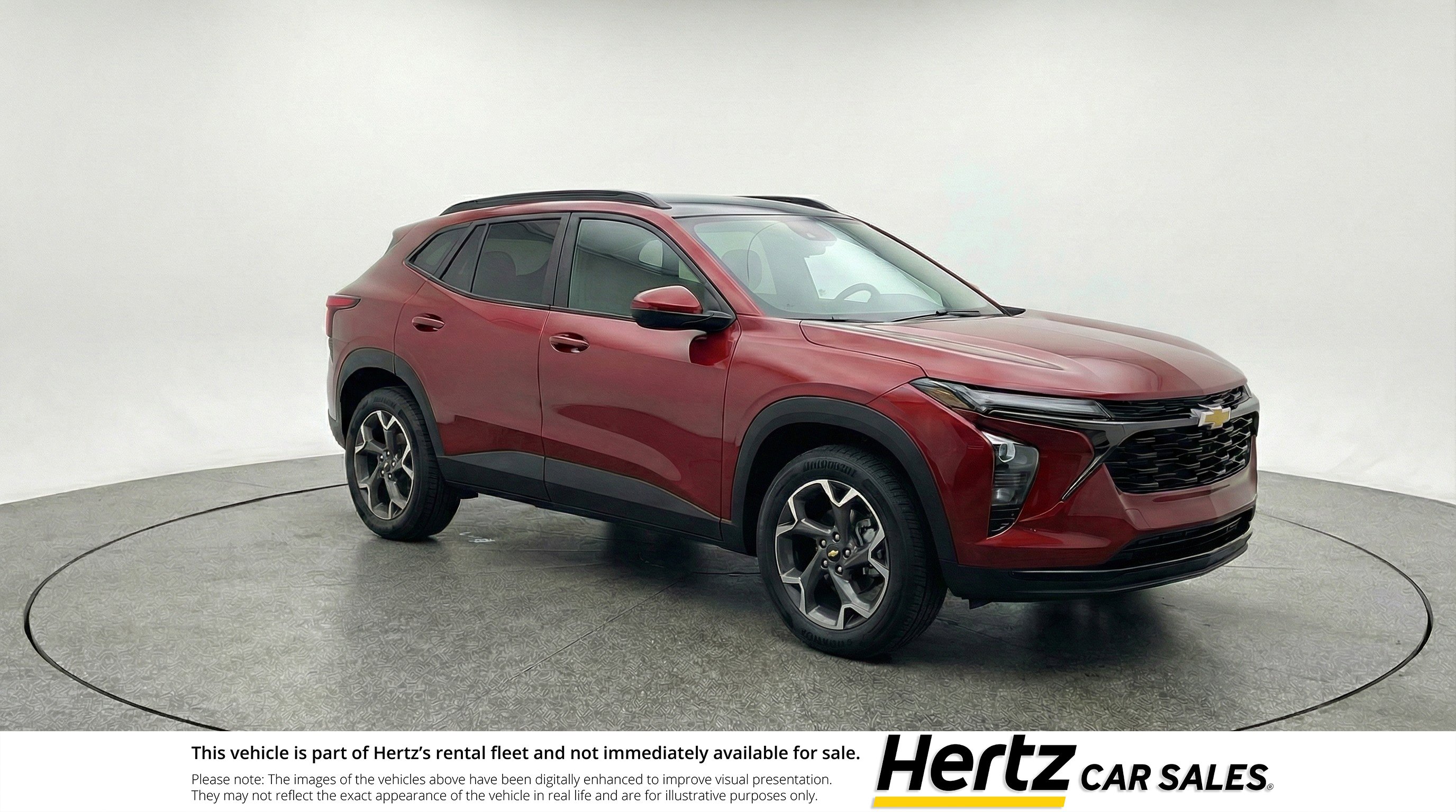 Used 2025 Chevrolet Trax LT FWD image 1