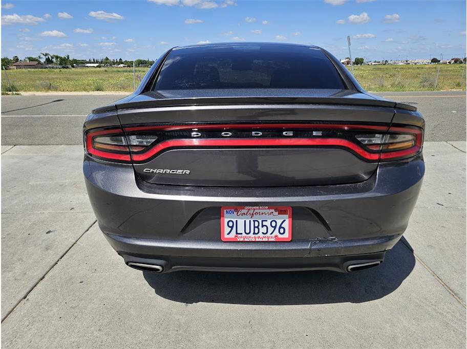 Used 2015 Dodge Charger SE w/ Sport Appearance Group RWD image 6