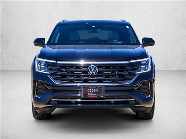 Used 2024 Volkswagen Atlas Cross Sport SEL R-Line AWD/4WD image 2