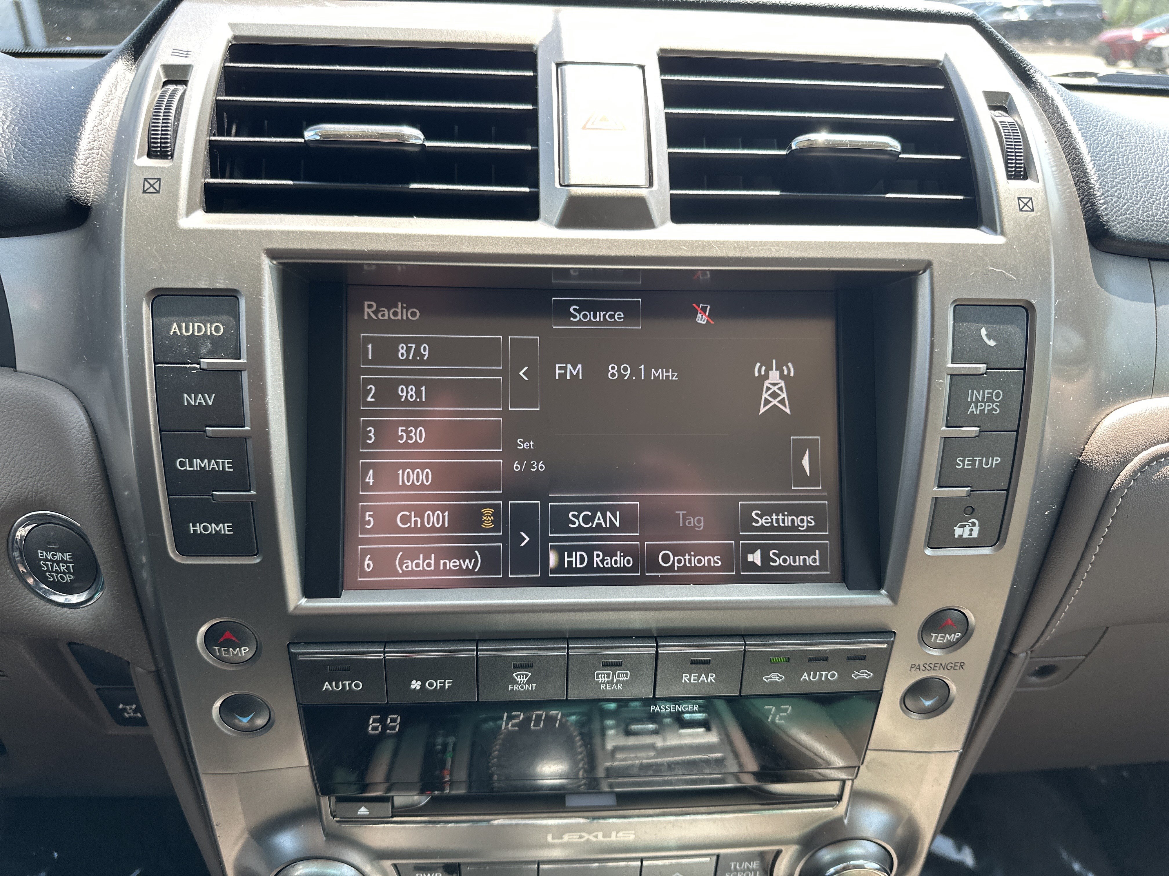 Used 2016 Lexus GX 460 w/ Premium Package AWD/4WD image 23