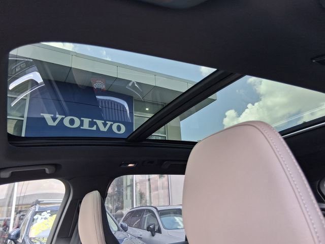 New 2026 Volvo XC90 B6 Plus w/ Protection Package Premier AWD/4WD image 20