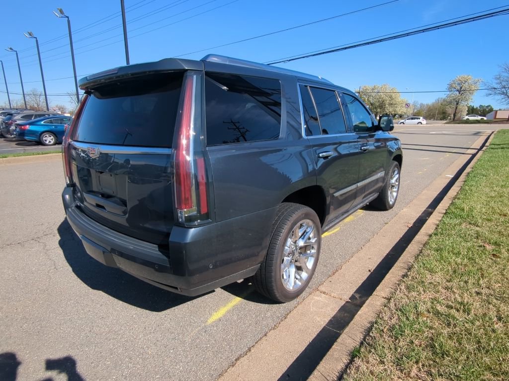 Used 2020 Cadillac Escalade Premium Luxury image 3