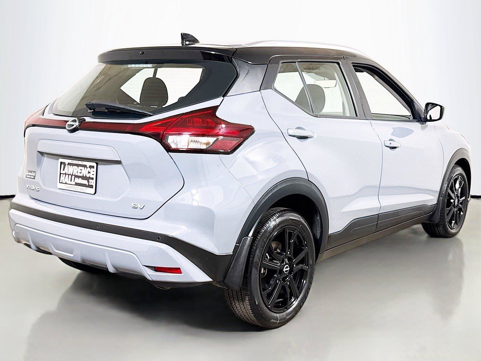 Used 2024 Nissan Kicks SV w/ Interior Electronics Package FWD image 4