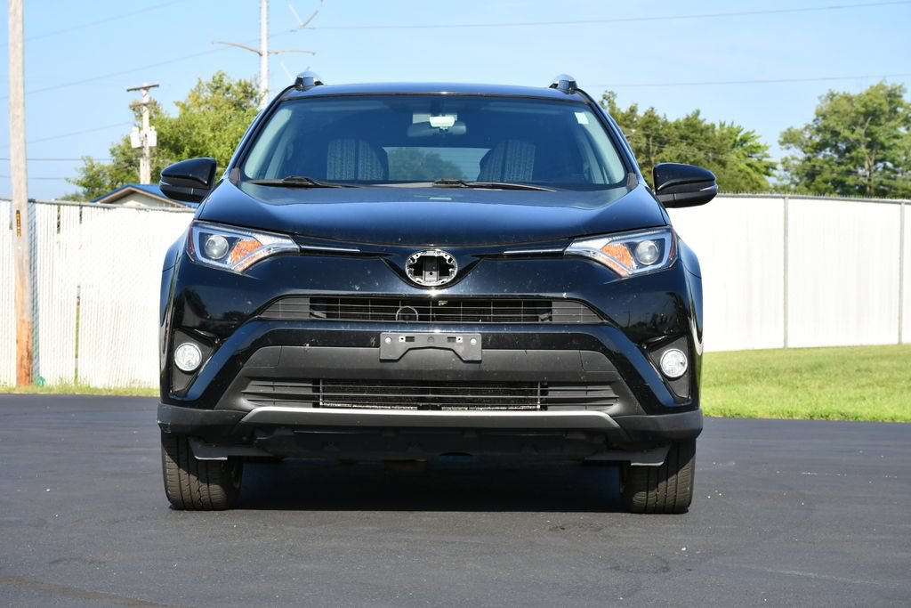 Used 2016 Toyota RAV4 XLE AWD/4WD image 2