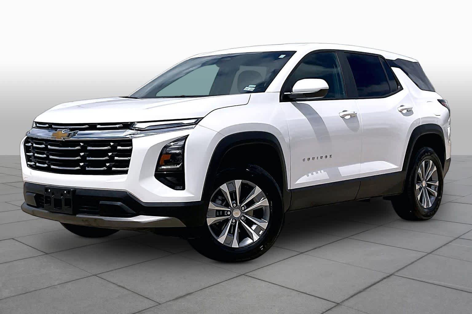 Used 2026 Chevrolet Equinox LT w/ Convenience Package II FWD image 2