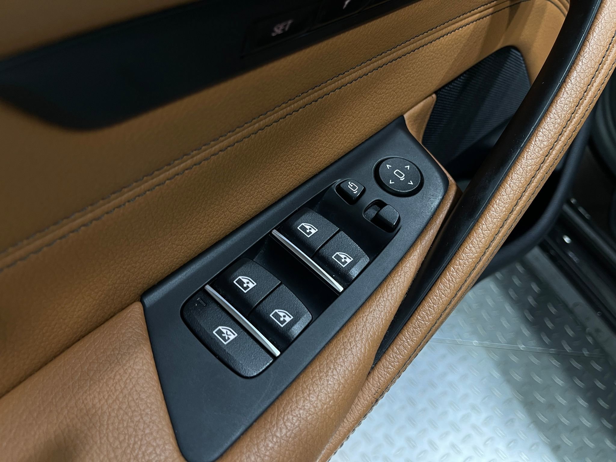 Used 2018 BMW 530e image 16