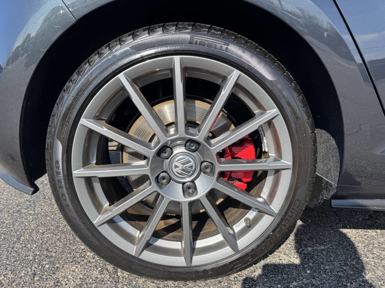 Used 2017 Volkswagen GTI SE image 4