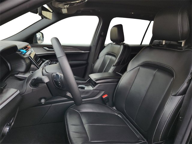 Used 2024 Jeep Grand Cherokee L Limited w/ Luxury Tech Group II image 10