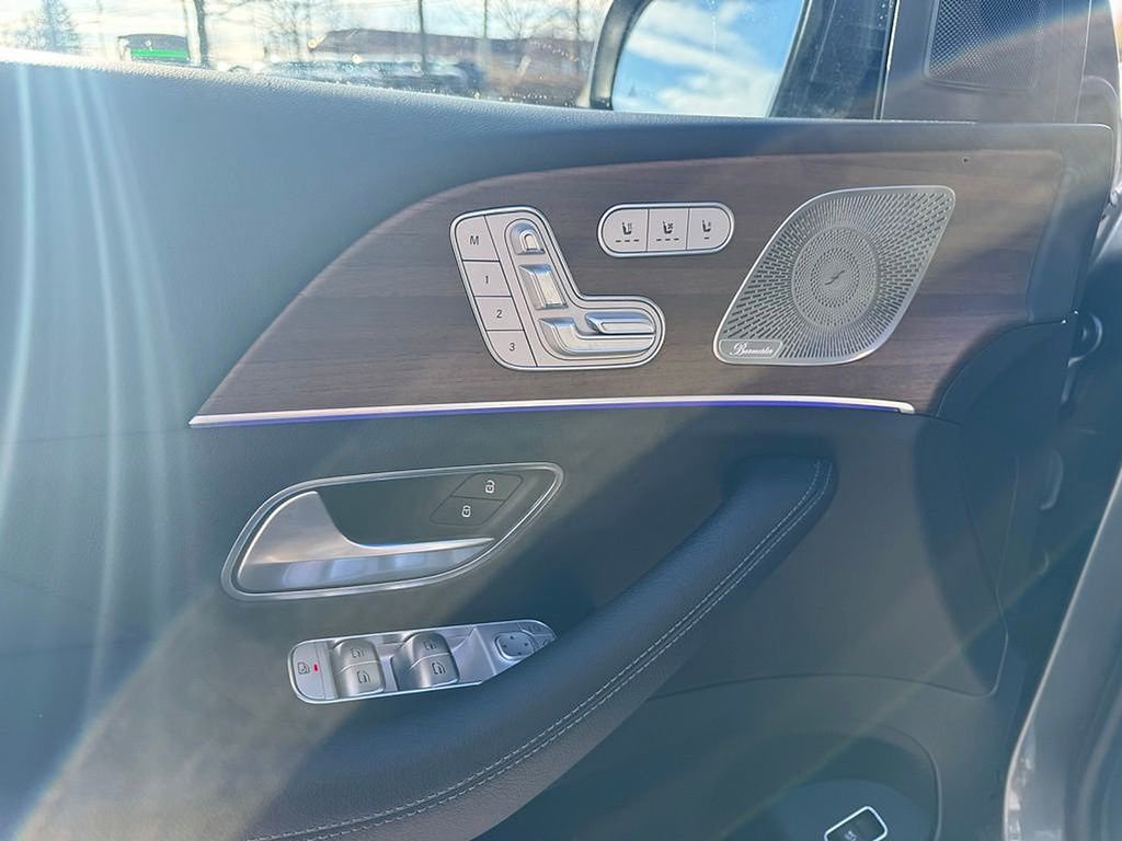 Used 2024 Mercedes-Benz GLS 450 4MATIC image 13