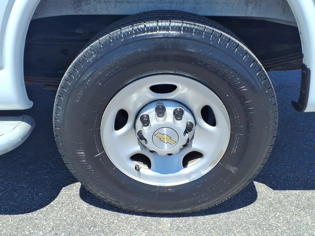 Certified 2024 Chevrolet Express 2500 w/ Driver Convenience Package RWD image 12