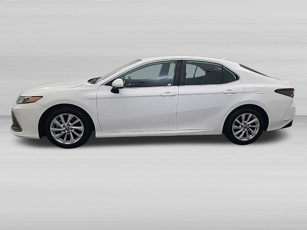 Used 2024 Toyota Camry LE FWD image 9