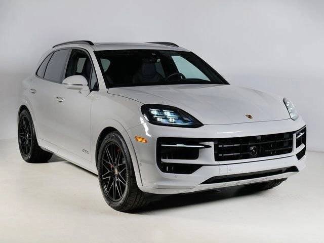 New 2026 Porsche Cayenne GTS AWD/4WD image 7