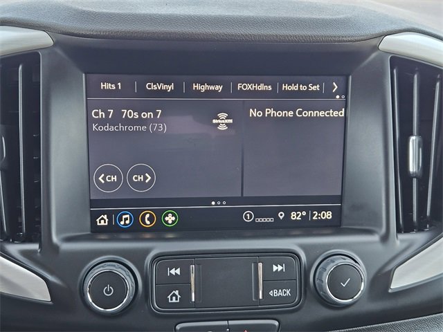 Used 2024 GMC Terrain SLT image 17