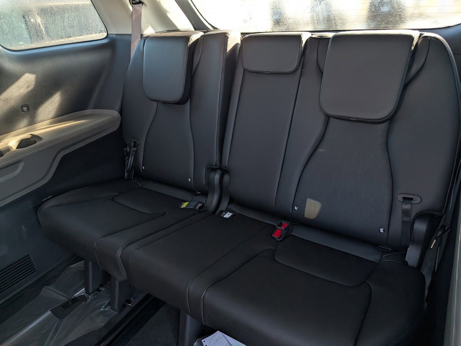 Used 2026 Kia Carnival FWD image 19