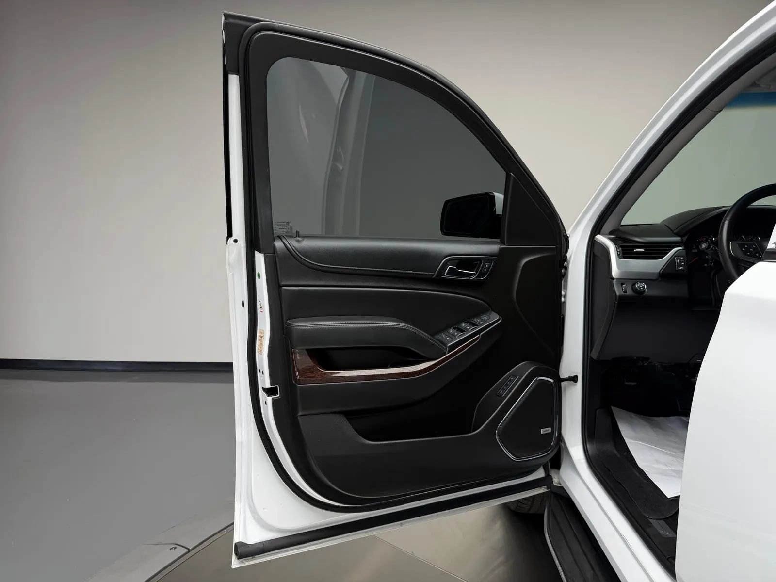 Used 2017 GMC Yukon SLT RWD image 28