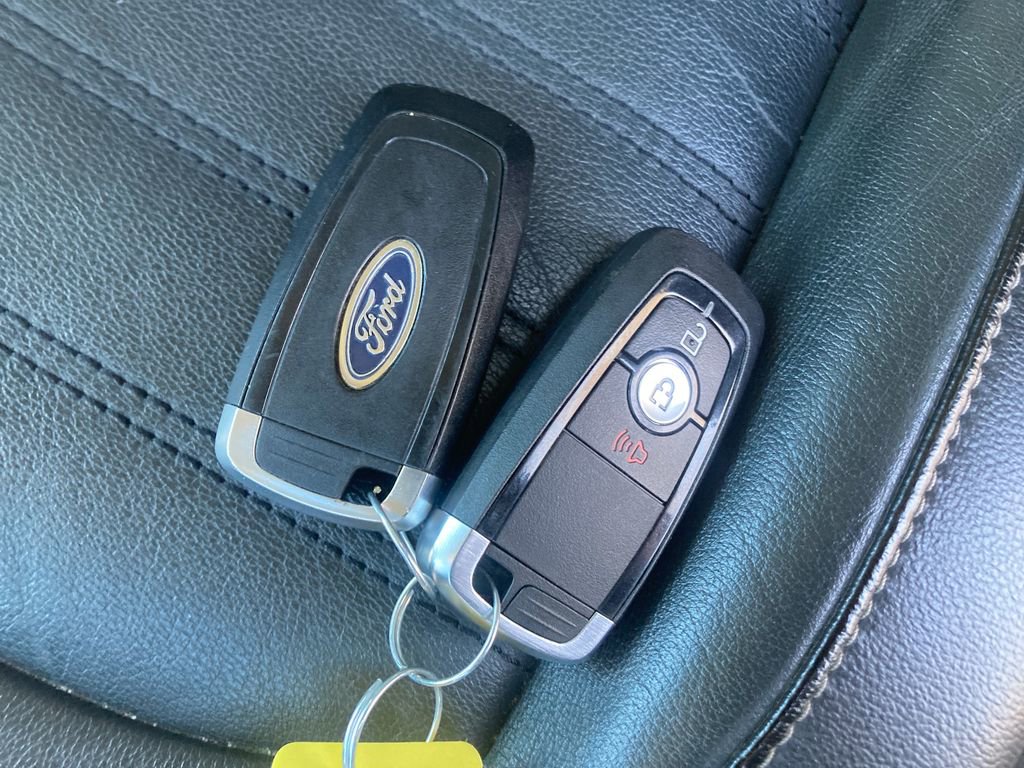 Used 2018 Ford Edge SEL w/ Equipment Group 201A image 38