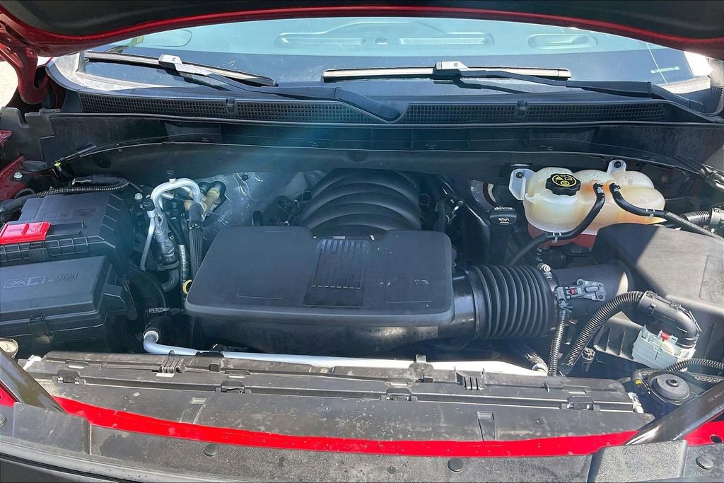 Used 2023 GMC Yukon XL SLT image 32