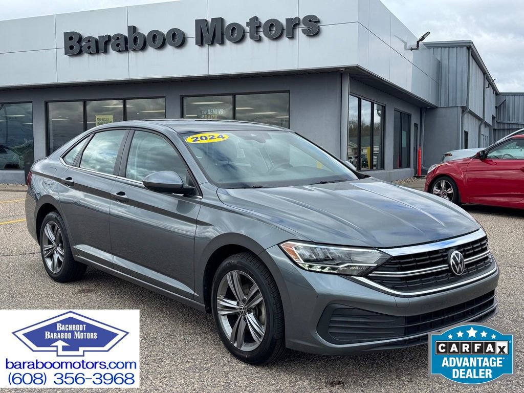 Used 2024 Volkswagen Jetta SE image 1
