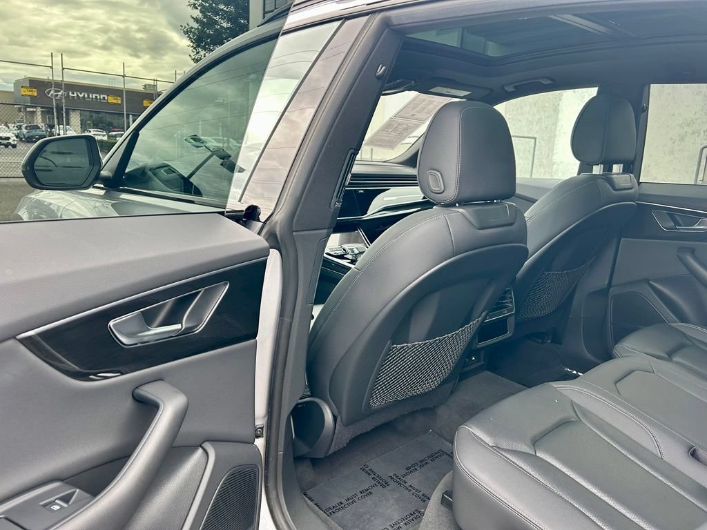 Used 2021 Audi Q8 Premium Plus AWD/4WD image 11