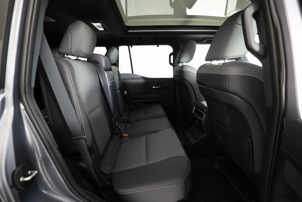 Used 2025 Lexus GX 550 image 11