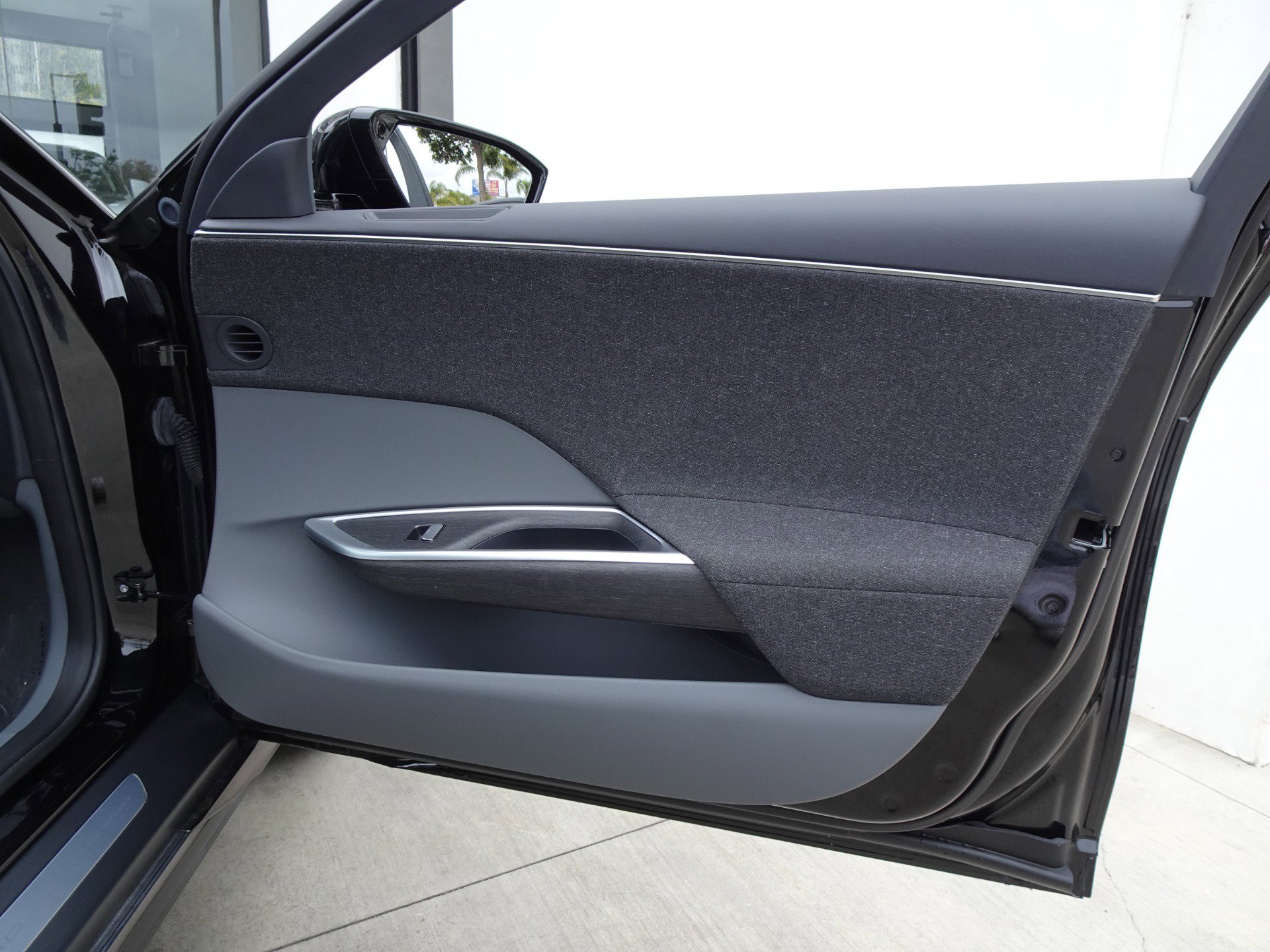 Used 2024 Lucid Air Pure RWD image 20