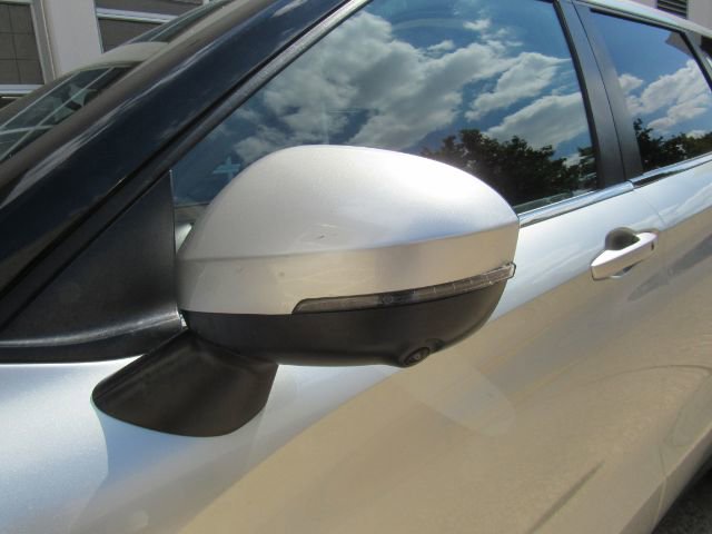 Used 2023 Mitsubishi Outlander SE image 17
