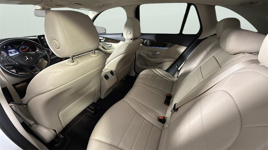 Used 2017 Mercedes-Benz GLC 300 4MATIC image 28