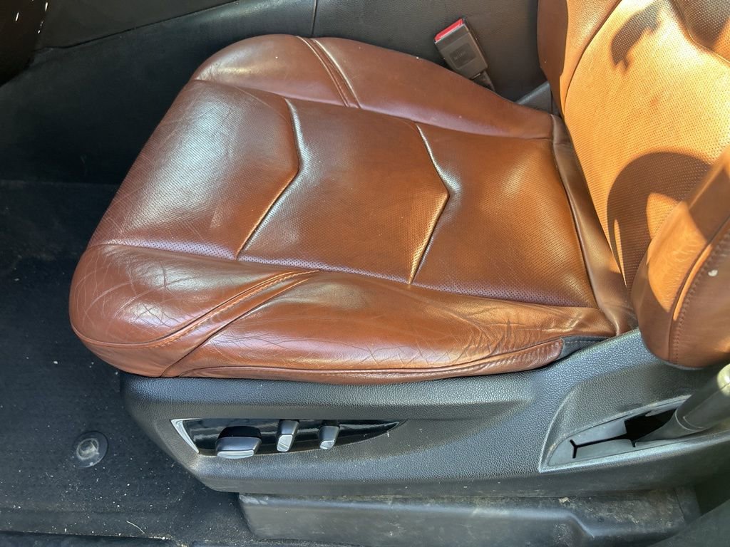 Used 2019 Cadillac Escalade ESV Premium Luxury image 16