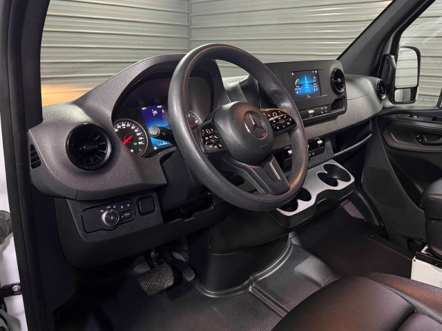 Used 2022 Mercedes-Benz Sprinter 2500 image 18