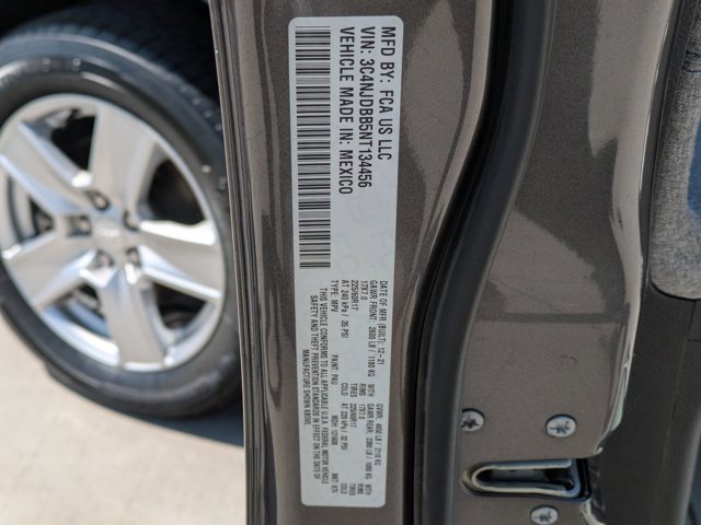 Used 2022 Jeep Compass Latitude w/ Convenience Group AWD/4WD image 24