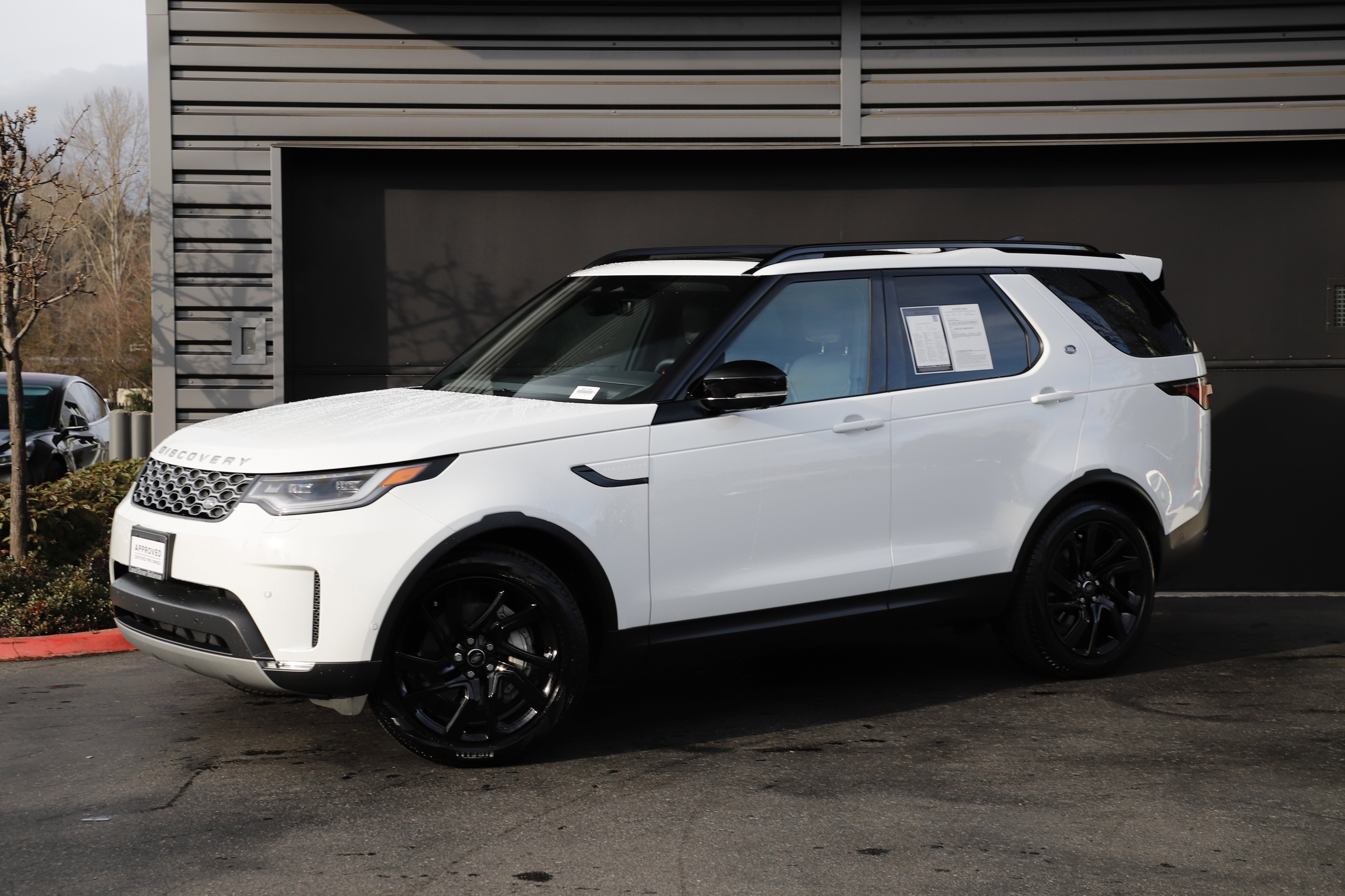 Certified 2025 Land Rover Discovery S