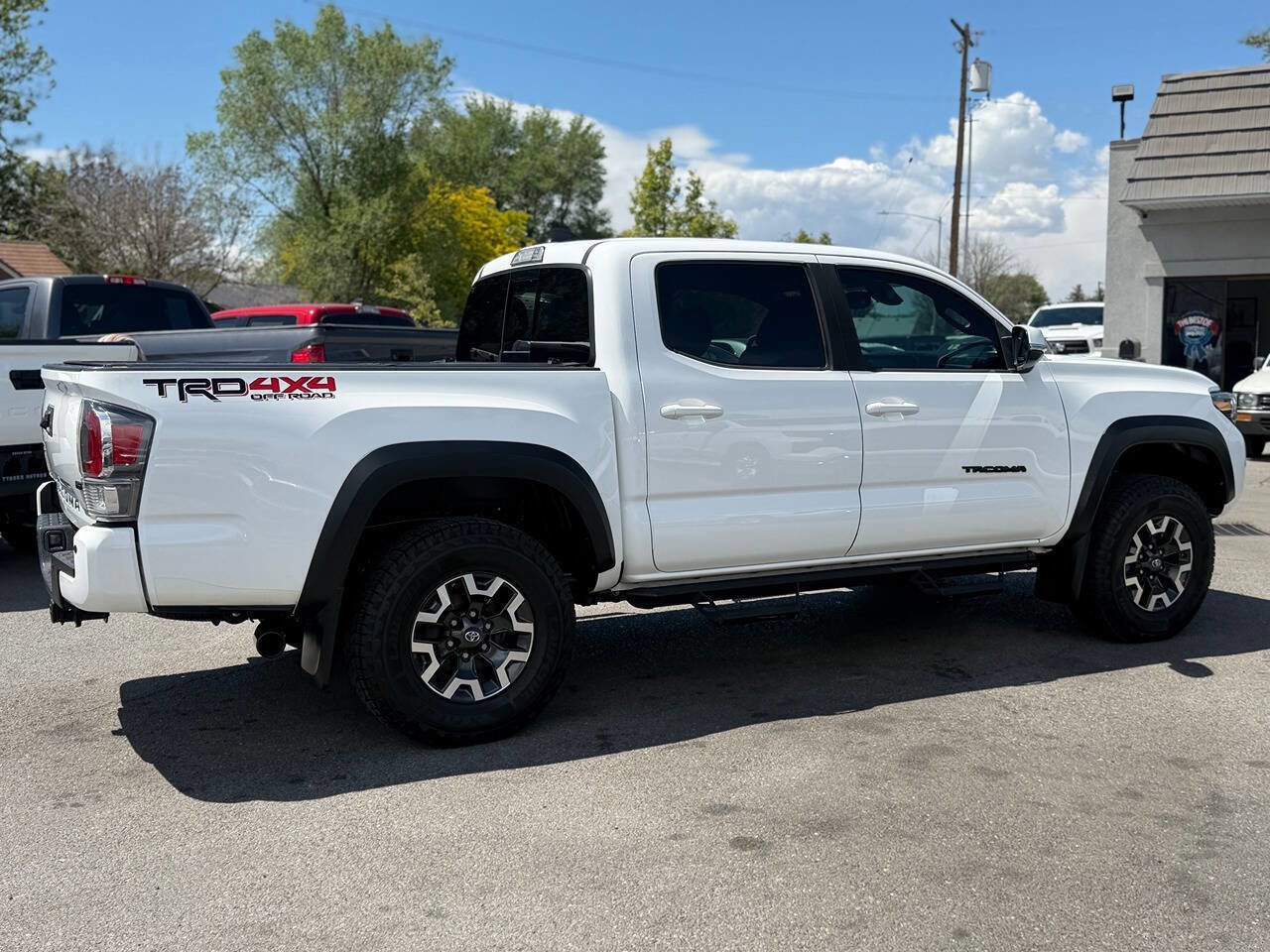 Used 2020 Toyota Tacoma TRD Off-Road w/ Technology Package AWD/4WD image 24