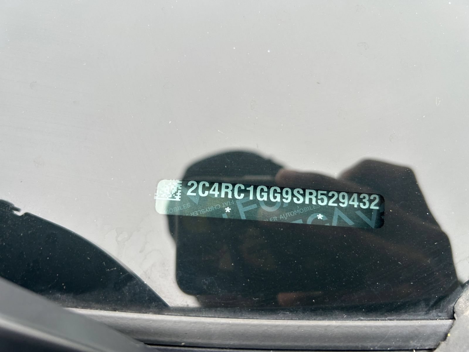 Used 2025 Chrysler Pacifica Limited FWD image 27
