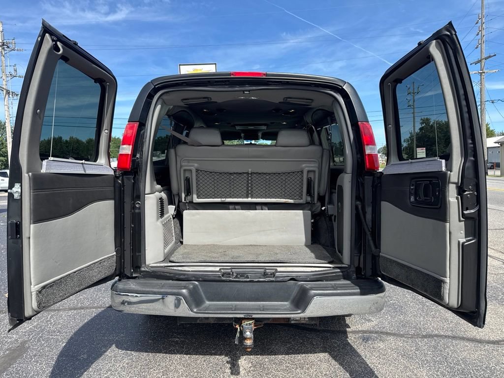 Used 2016 Chevrolet Express 2500 RWD image 16