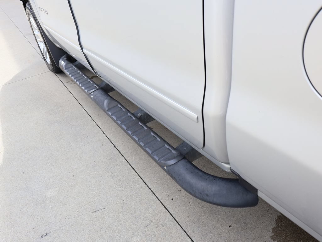 Used 2018 GMC Sierra 1500 SLE w/ SLE Value Package AWD/4WD image 10
