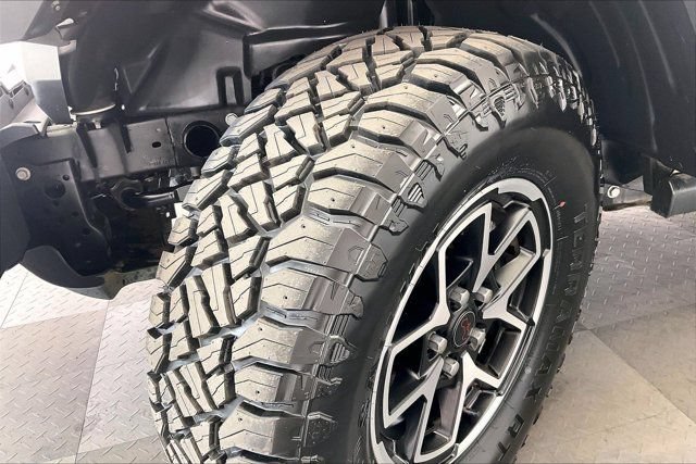 Used 2024 Jeep Wrangler Unlimited Rubicon AWD/4WD image 34