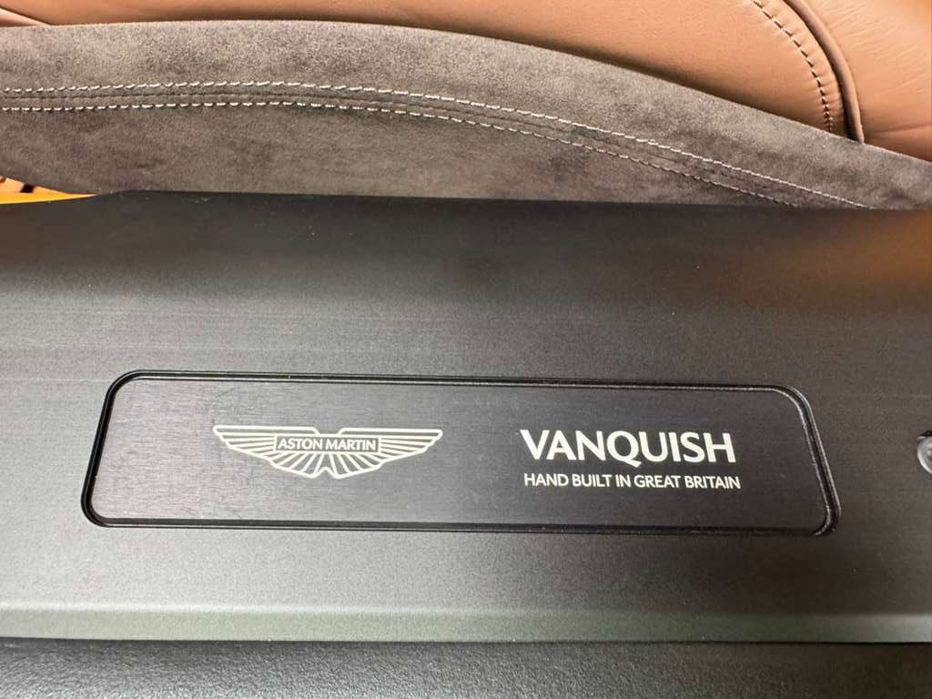 Used 2025 Aston Martin Vanquish image 30